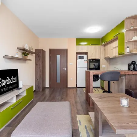 Comfortable 1br W/ Balcony & Free Parking Lägenhet Plovdiv