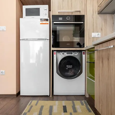 Lägenhet Comfortable 1br W/ Balcony & Free Parking *